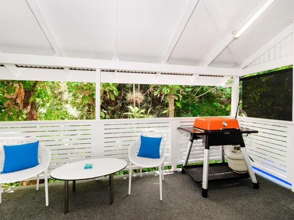 By The Sea Port Douglas : photo 6 de la chambre the terrace - superior two bedroom apartment