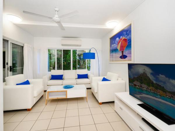By The Sea Port Douglas : photo 3 de la chambre the terrace - superior two bedroom apartment