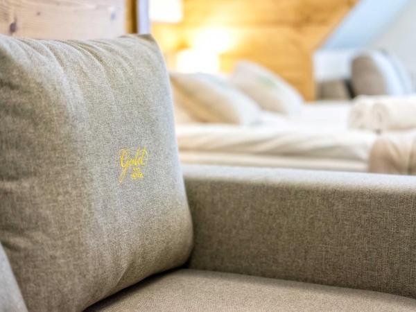 Gold Hotel : photo 3 de la chambre chambre familiale premium