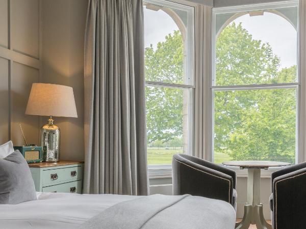 Number 38 Clifton : photo 3 de la chambre chambre double de luxe avec baignoire - vue sur ville et parc