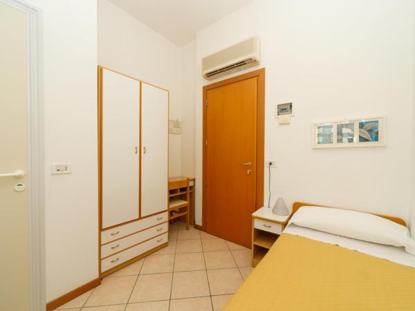 Albergo Roma Spiaggia : photo 2 de la chambre chambre simple