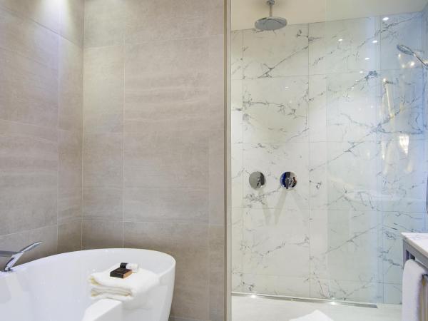 Monsieur Jean - Hôtel Particulier : photo 1 de la chambre chambre classique avec baignoire