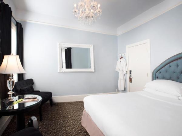 Ballard Inn : photo 5 de la chambre chambre lit king-size avec salle de bains commune