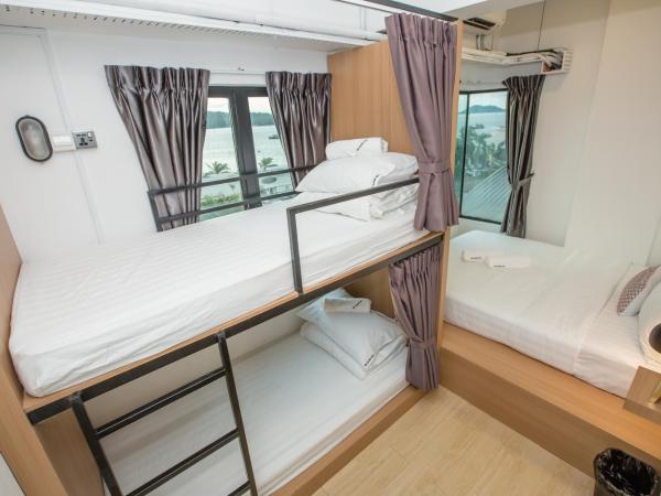 Homy Seafront Hostel : photo 1 de la chambre chambre familiale - vue sur mer