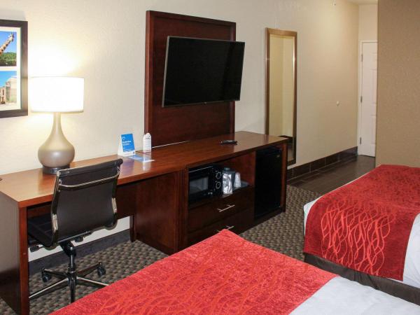 Comfort Inn & Suites Near Six Flags & Medical Center : photo 8 de la chambre chambre 2 lits queen-size - non-fumeurs