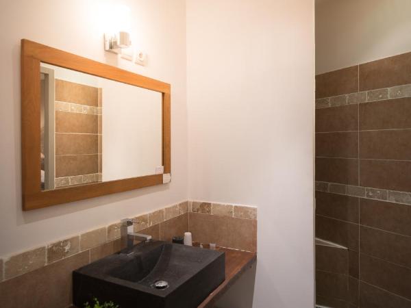 B&B Maison d'hôte et gite Mas d'Eymard : photo 9 de la chambre chambre double supérieure