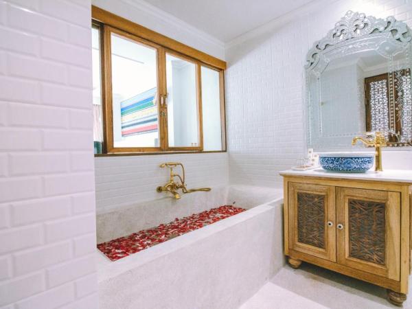 Lanna Oriental Hotel - SHA Extra Plus : photo 10 de la chambre hébergement double deluxe lanna