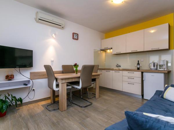 Holiday House Snjezana : photo 7 de la chambre appartement - rez-de-chaussée