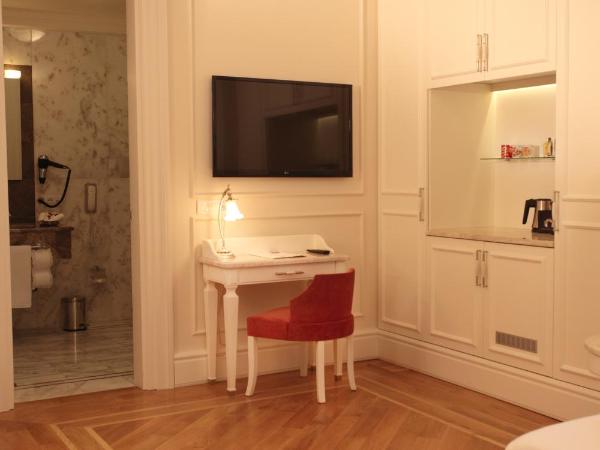 Corinne Art & Boutique Hotel : photo 3 de la chambre chambre deluxe avec balcon