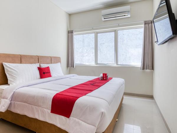 RedDoorz near Ciputra World 3 : photo 2 de la chambre chambre double