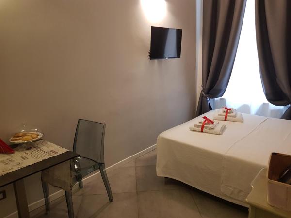 Il Sogno Torino Guesthouse : photo 4 de la chambre chambre triple avec salle de bains privative