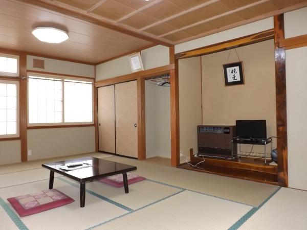 Togakushi- Kogen Minshuku Rindo : photo 2 de la chambre chambre supérieure de style japonais avec salle de bains commune