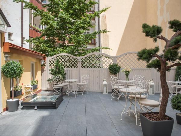 Hotel Hastal Prague Old Town : photo 5 de la chambre chambre deluxe double ou lits jumeaux