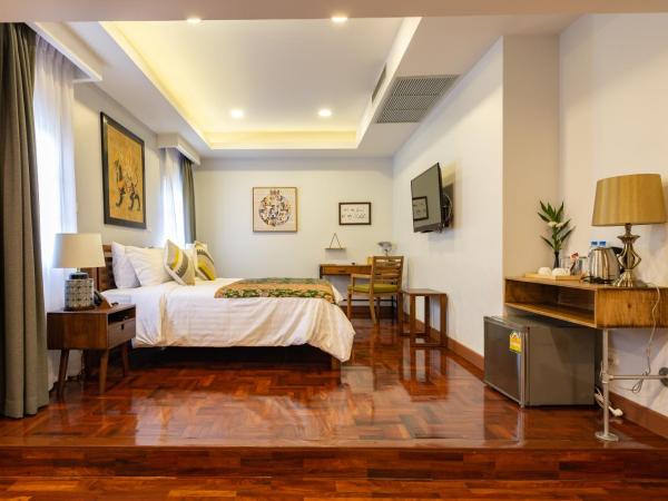 Maneeya Park Residence : photo 3 de la chambre studio lit king-size avec canapé-lit