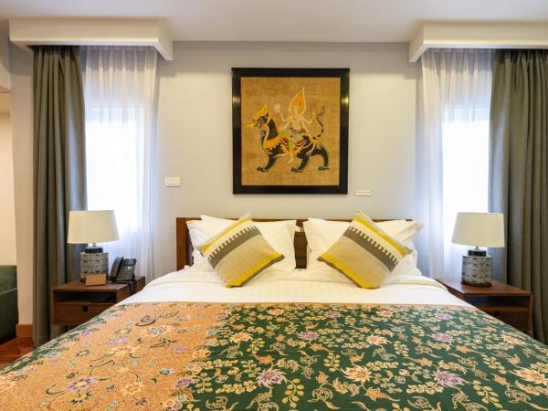 Maneeya Park Residence : photo 5 de la chambre studio lit king-size avec canapé-lit