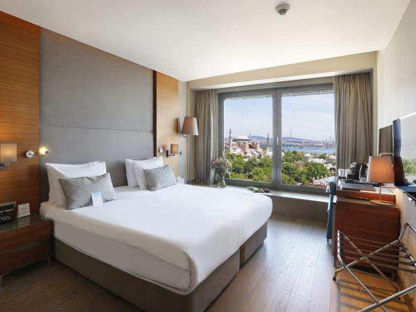 Hotel Arcadia Blue Istanbul : photo 1 de la chambre chambre double ou lits jumeaux - vue sur mer