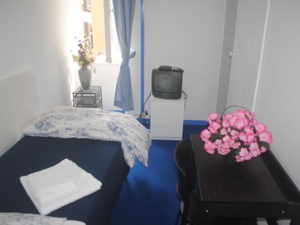 Olympia Hotel : photo 1 de la chambre petite chambre simple