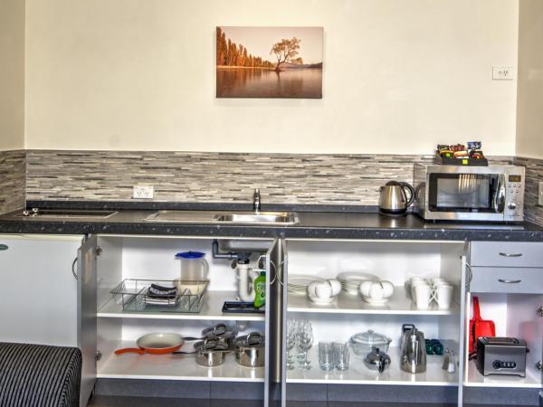 Alexis Motel & Apartments : photo 4 de la chambre grand studio - vue sur lac