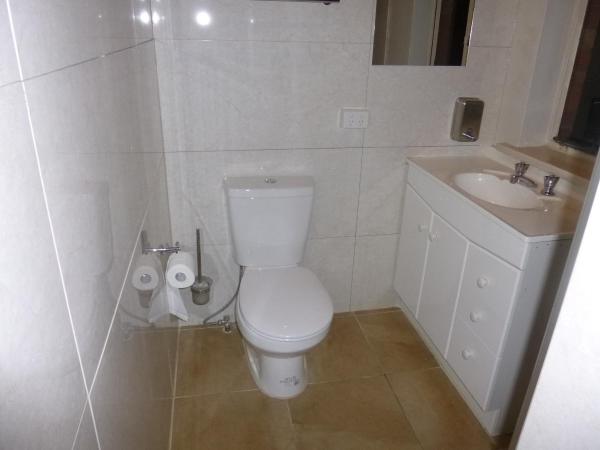 City Centre Budget Hotel : photo 6 de la chambre studio supérieur avec salle de bains privative