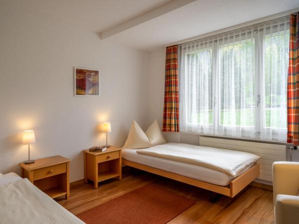 Neuhaus Golf- & Strandhotel : photo 3 de la chambre chambre familiale (4 adultes) - vue sur jardin