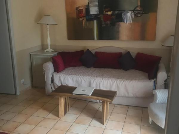 Mas des Carassins : photo 2 de la chambre suite