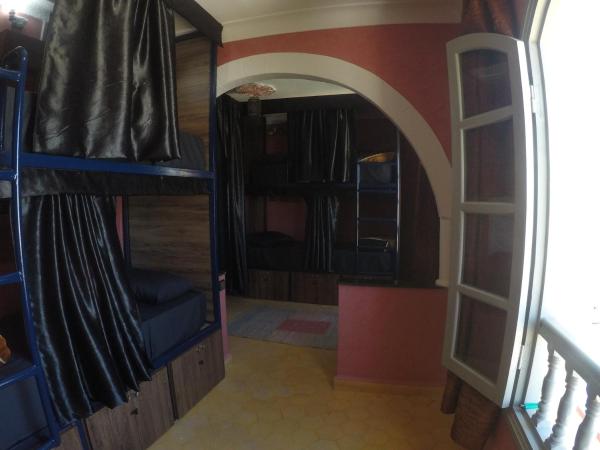 Essaouira Beach Hostel : photo 1 de la chambre chambre familiale
