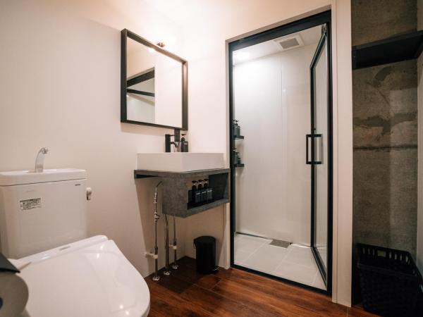 ZONK HOTEL Nakasu-Deaibashi : photo 7 de la chambre deluxe room with shower (2 double beds and 2 single beds) - non-smoking - no cleaning for consecutive night stays