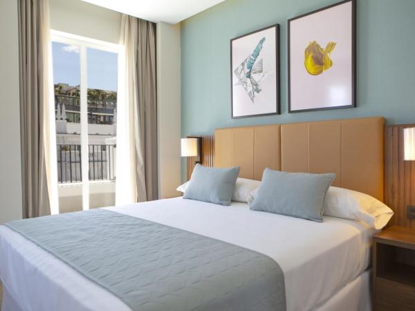 Riu Plaza España : photo 4 de la chambre chambre lit king-size supérieure deluxe avec terrasse