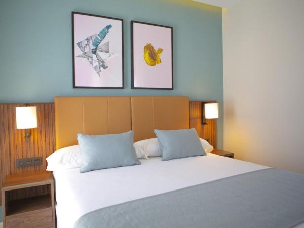 Riu Plaza España : photo 2 de la chambre chambre lit king-size supérieure deluxe avec terrasse