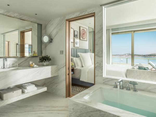 Four Seasons Astir Palace Hotel Athens : photo 5 de la chambre suite junior lit king-size - vue sur mer d'arion