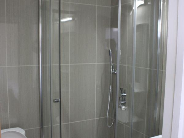 Daisy Hotel : photo 4 de la chambre chambre quadruple