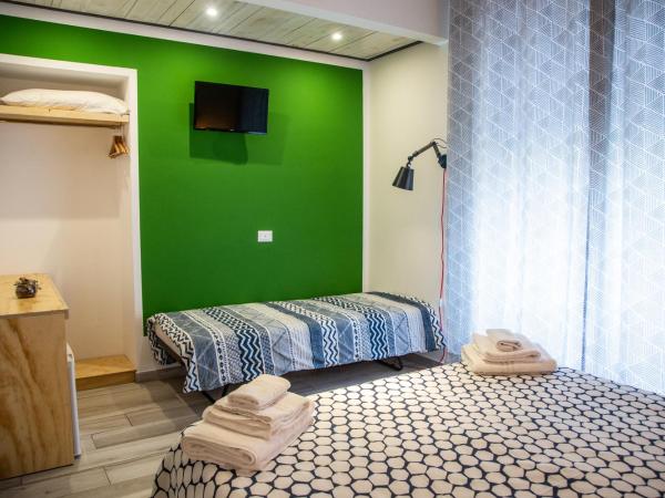 Borgo Vergini Garden B&B : photo 6 de la chambre chambre triple - vue sur ville