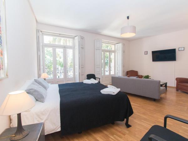 Bet Apartments - Canovas rooms : photo 1 de la chambre chambre double avec balcon