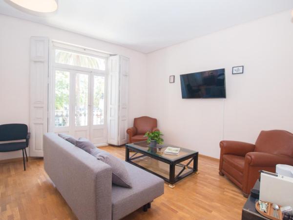 Bet Apartments - Canovas rooms : photo 5 de la chambre chambre double avec balcon