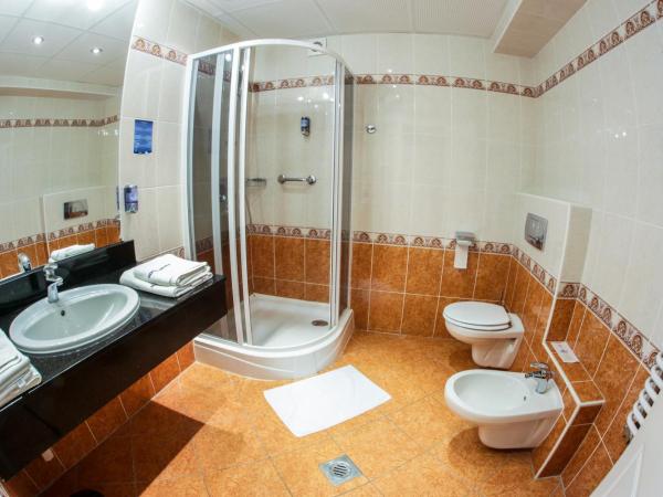 Hotel Silver : photo 2 de la chambre superior queen room with balcony - main building