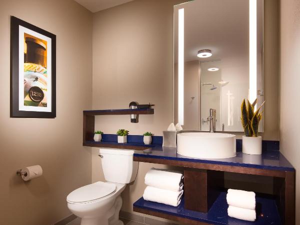 GLō Best Western Nashville : photo 4 de la chambre chambre lit king-size