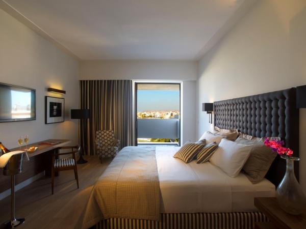 Aquila Atlantis Hotel : photo 4 de la chambre suite junior - vue sur port