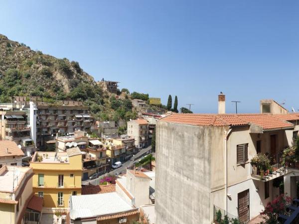 NEW Casa Corvaja : photo 9 de la chambre chambre triple avec balcon