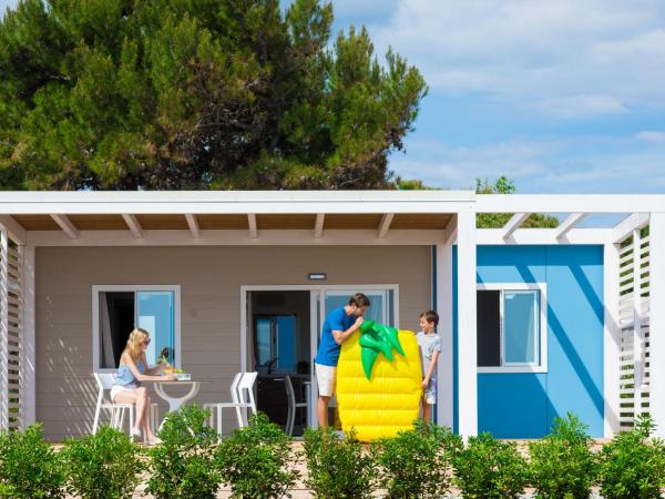 Arena Grand Kazela Camping Homes : photo 1 de la chambre maison camping 2 chambres supérieure