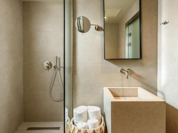 DOM Boutique Hotel : photo 4 de la chambre suite junior avec bain à remous