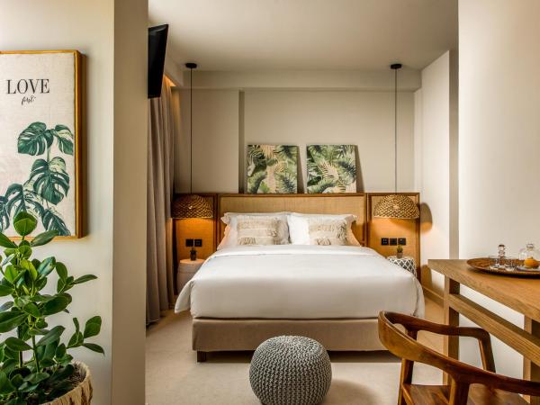 DOM Boutique Hotel : photo 5 de la chambre suite junior avec bain à remous