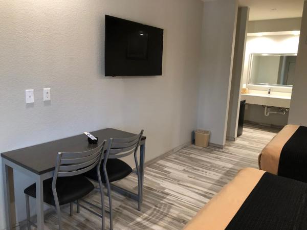 Crystal Inn Downtown : photo 2 de la chambre chambre standard avec 2 lits queen-size - non-fumeurs