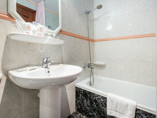 Hotel Canadá : photo 4 de la chambre chambre lits jumeaux