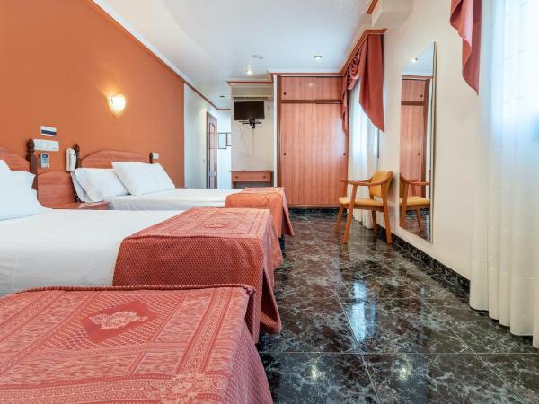 Hotel Canadá : photo 4 de la chambre chambre familiale