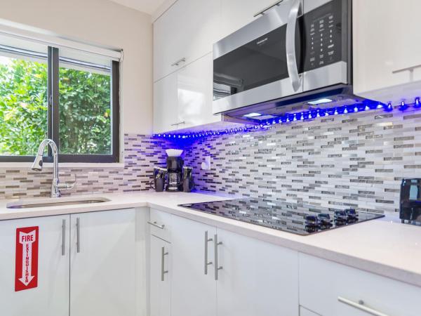 Alani Bay Condos : photo 3 de la chambre appartement