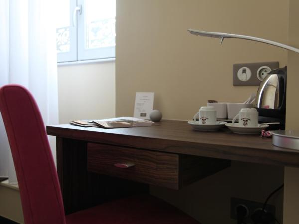 Hotel Vauban : photo 5 de la chambre chambre familiale