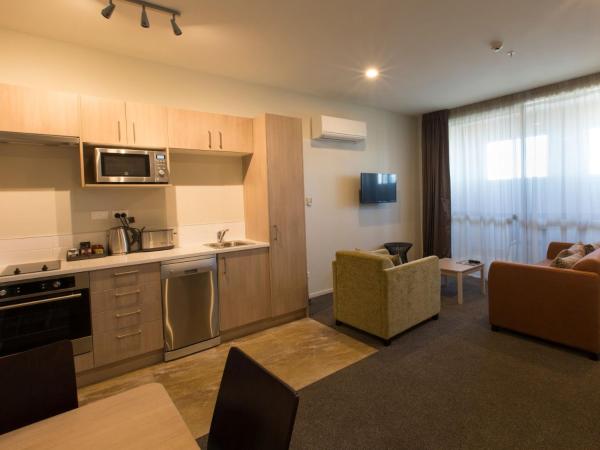 Ramada Suites by Wyndham Christchurch City : photo 2 de la chambre appartement 2 chambres
