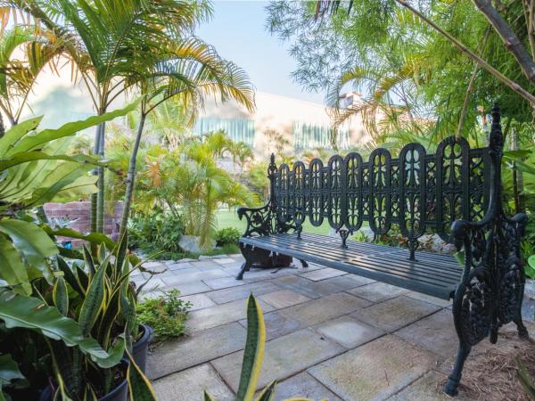 Sound Gallery House - SHA Plus : photo 4 de la chambre chambre familiale avec balcon