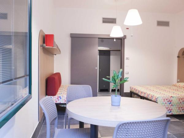 Ostello Alfieri 2 : photo 3 de la chambre chambre triple confort