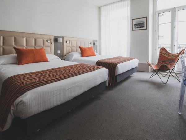 Hôtel de l'Europe Grenoble hyper-centre : photo 9 de la chambre chambre familiale (2 adultes et 2 enfants)